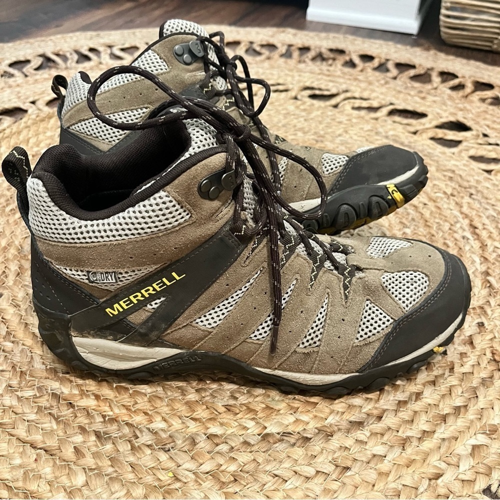 Merrell Hiking Boots Women’s 11 Brown Gray Accentor 2 Vent Mid Waterproof Trail